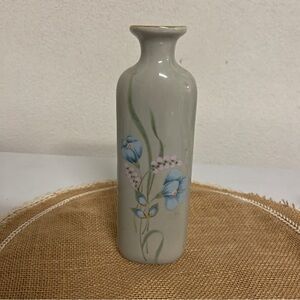 Vintage Ceramic Porcelain Bud Vase Tulips And Gold Trim Gray